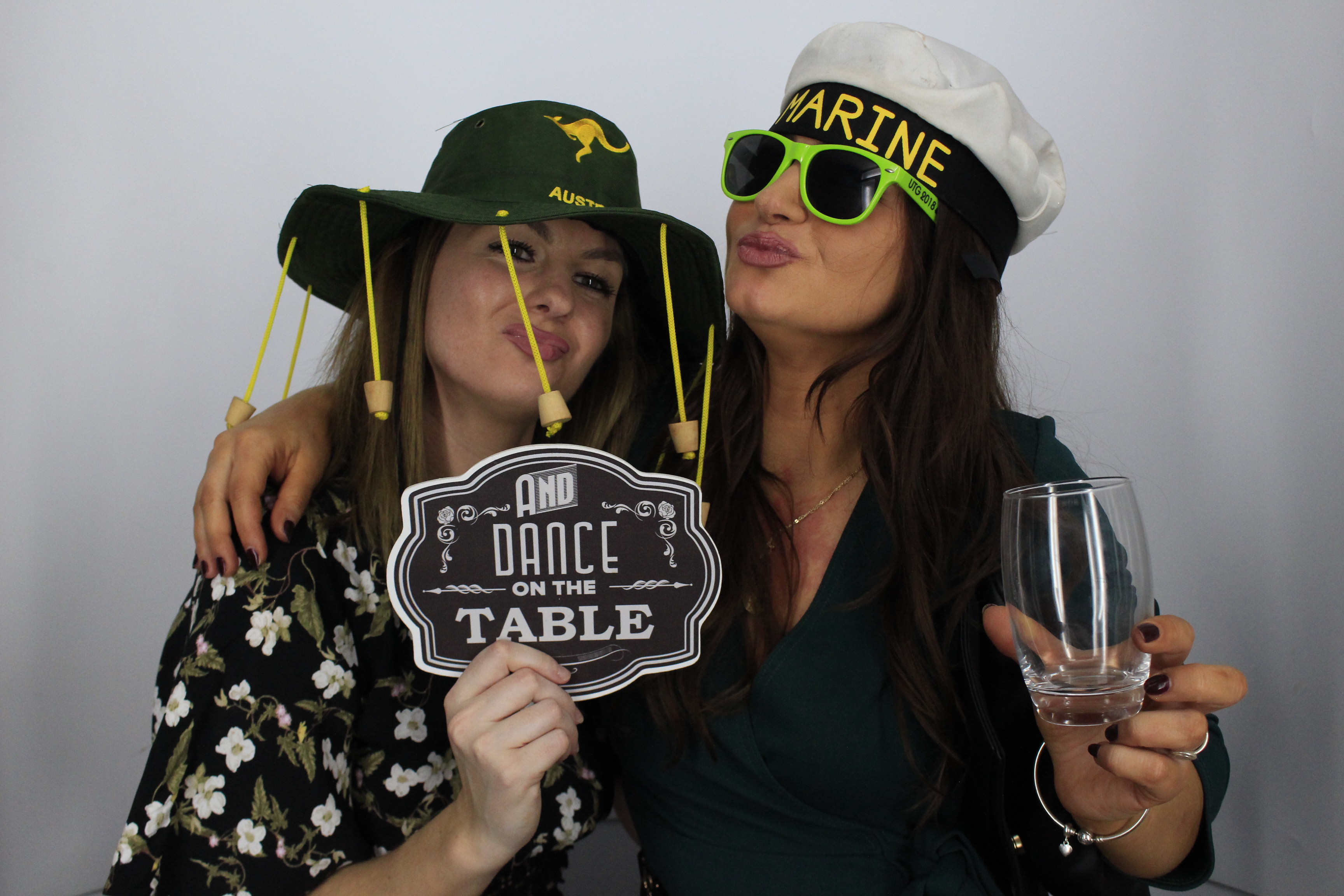 Darren and sarah’s 40th birthday celebration | View more photos from the event at gallery.myphotoboothexperience.co.uk/u/MyPhotoBoothExperienceLtd/Darren-and-sarah’s-40th-birthday-celebration
